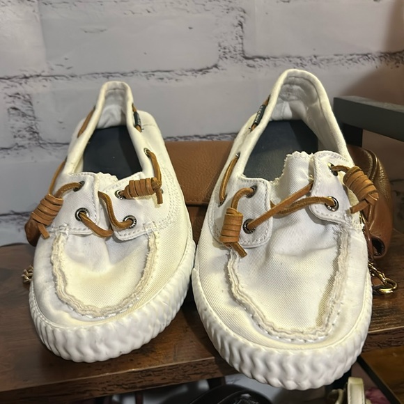 Sperry - Picture 1 of 1